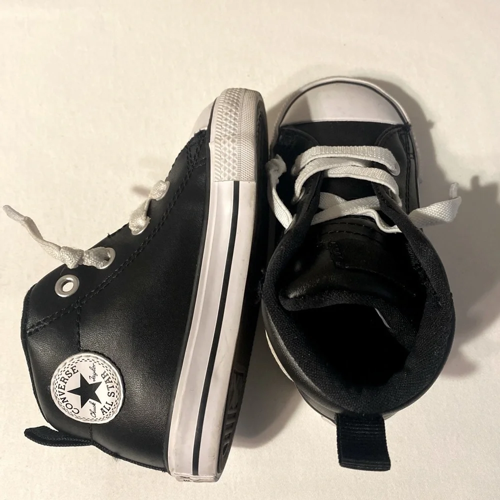 Converse - Picture 2 of 4